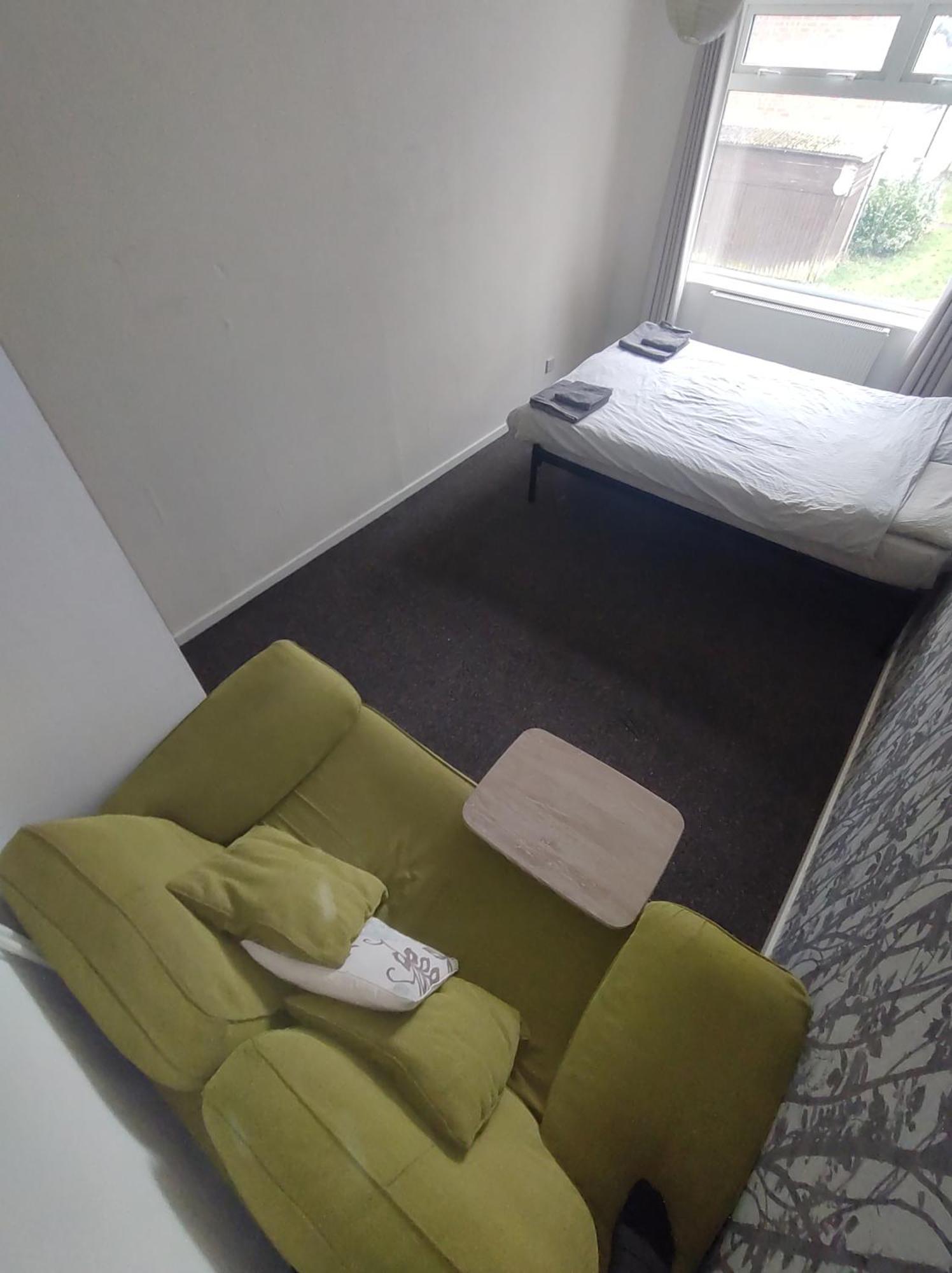 Homestay Near A Station And Park Birmingham Ngoại thất bức ảnh